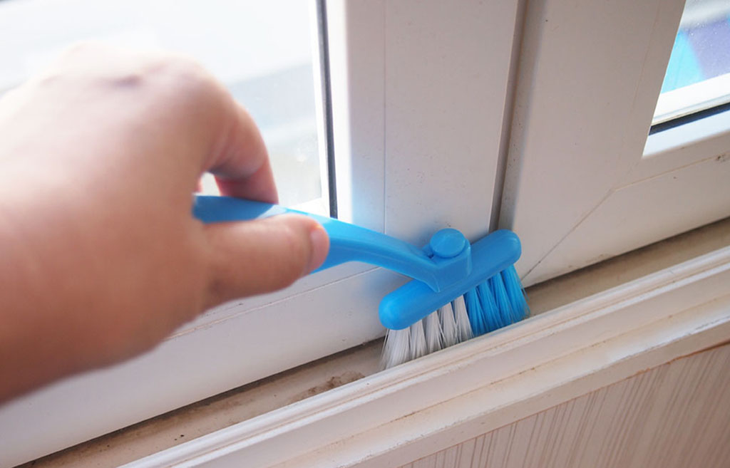 cleaning window sills